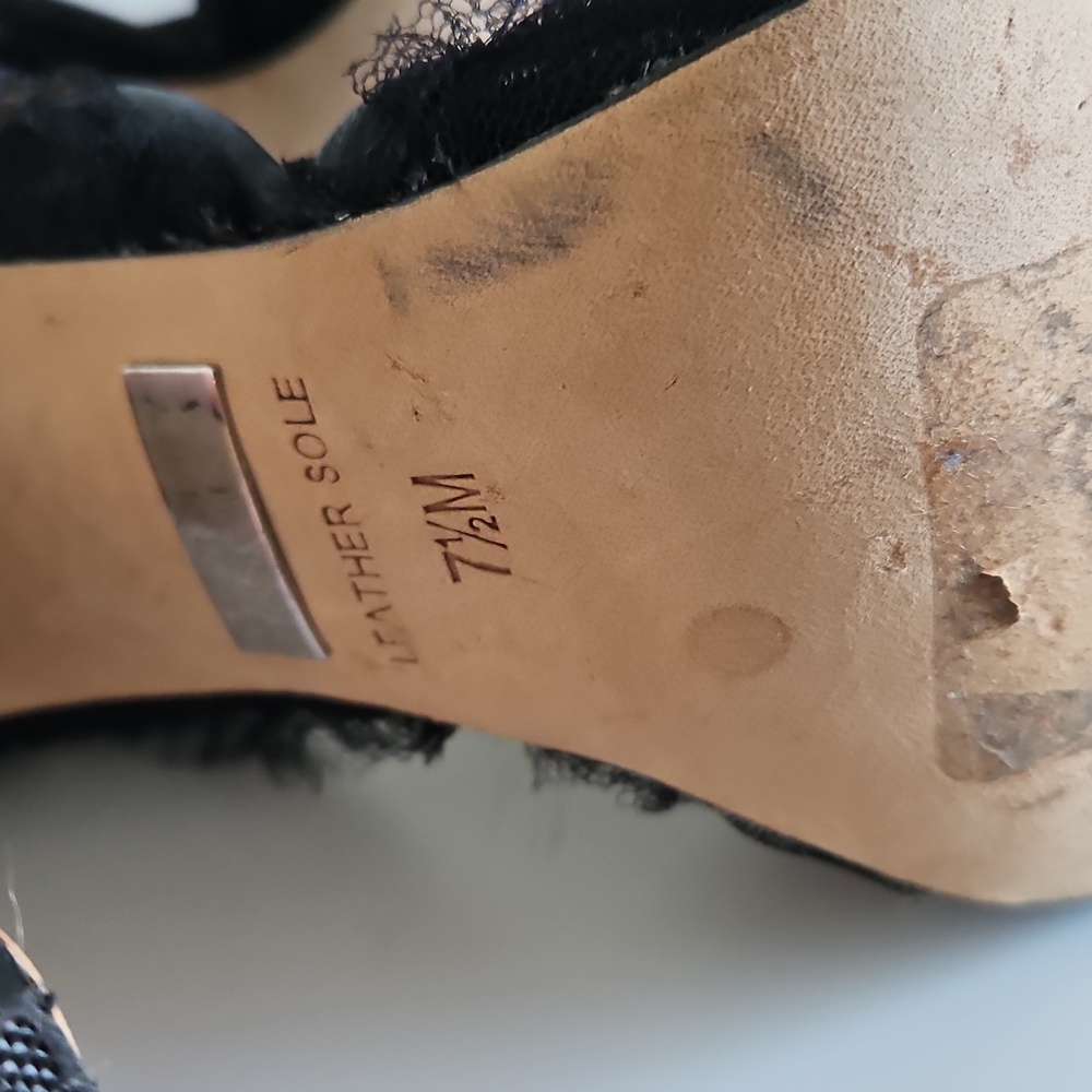 Badgley Mischka Women Heels size 7.5 Black 4.5 Inch Heel Pumps - Picture 8 of 8